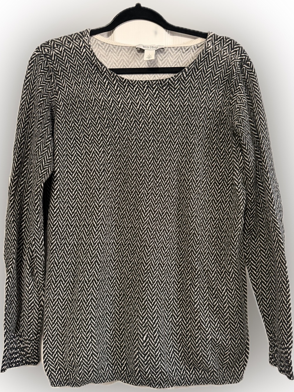 White House Black Market Black & White Chevron Knit Scoop Neck Sweater